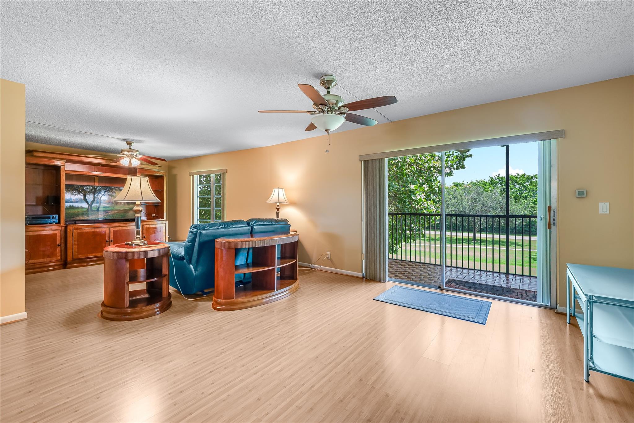271 S Hollybrook Dr #304