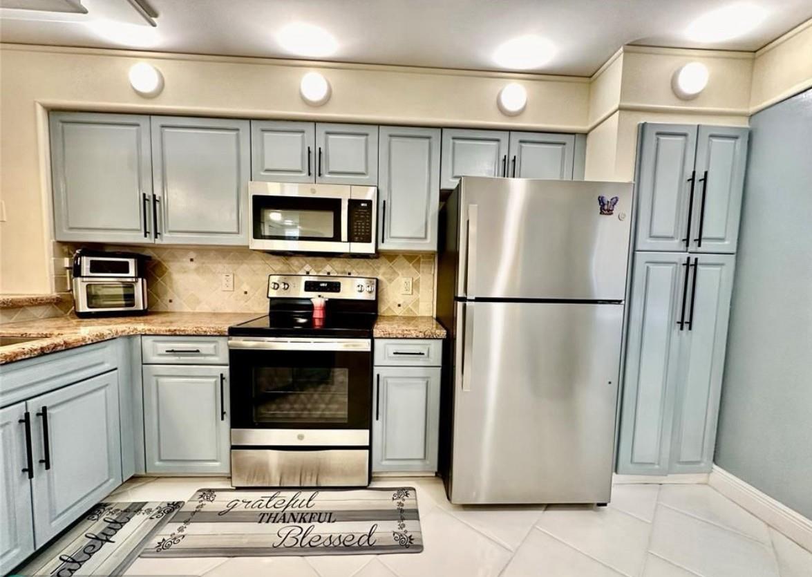 2240 N Cypress Bnd Dr #501