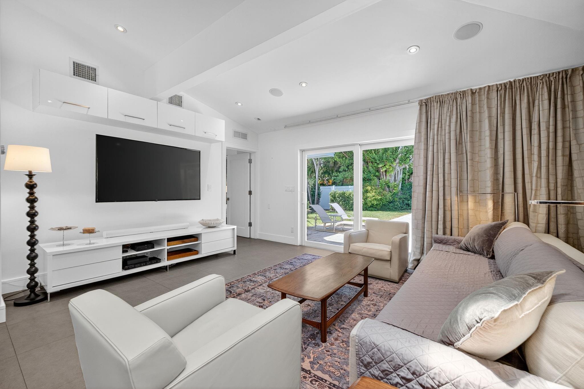 2925 N Atlantic Bl Fort Lauderdale, FL 33308