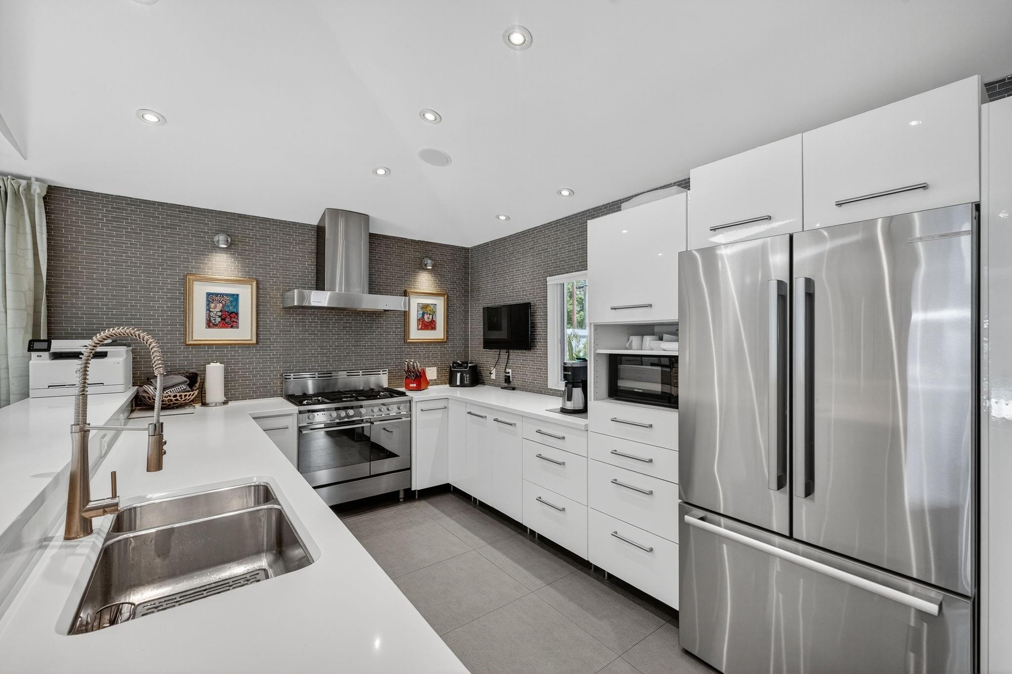 2925 N Atlantic Bl Fort Lauderdale, FL 33308