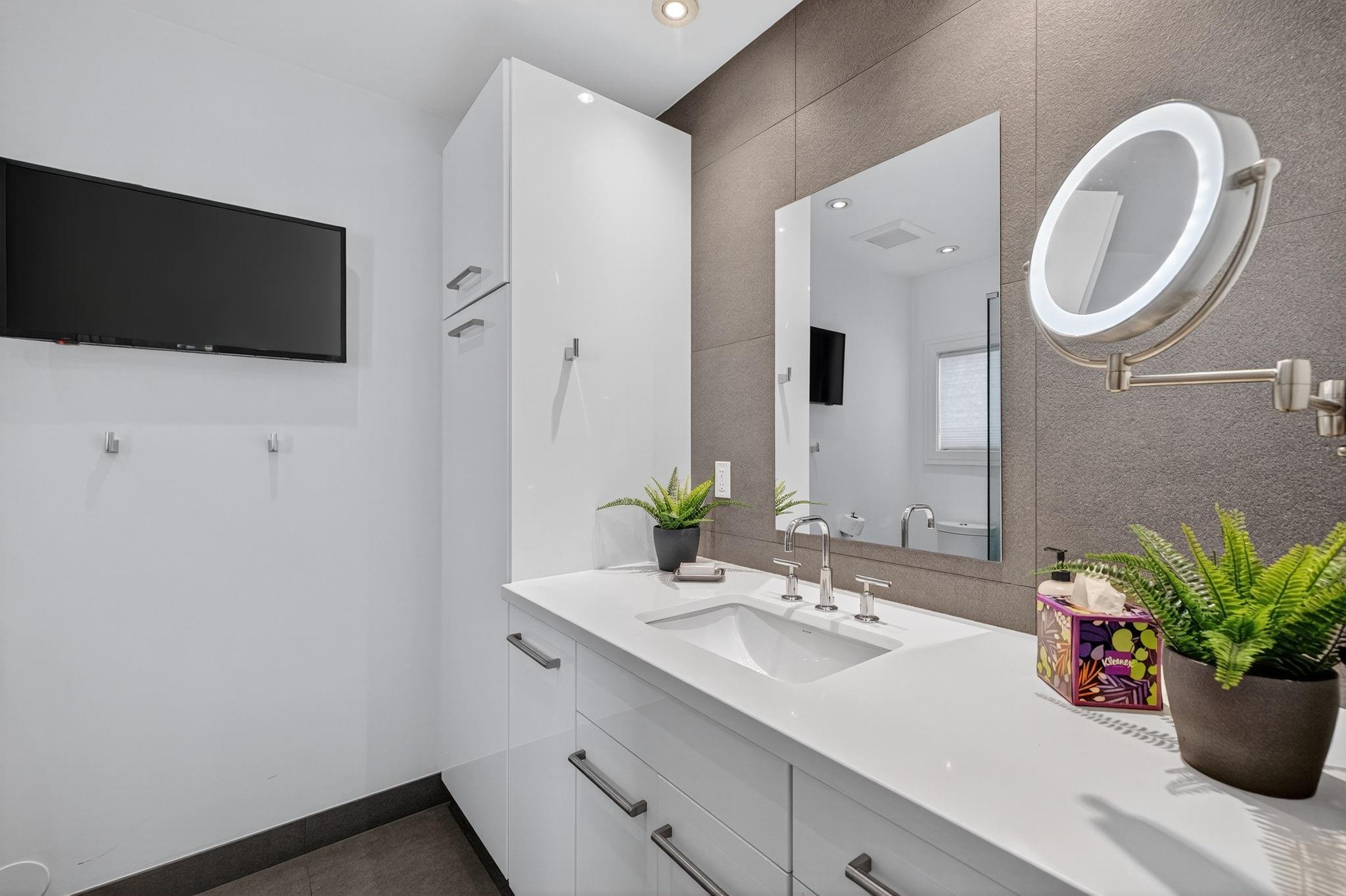 2925 N Atlantic Bl Fort Lauderdale, FL 33308