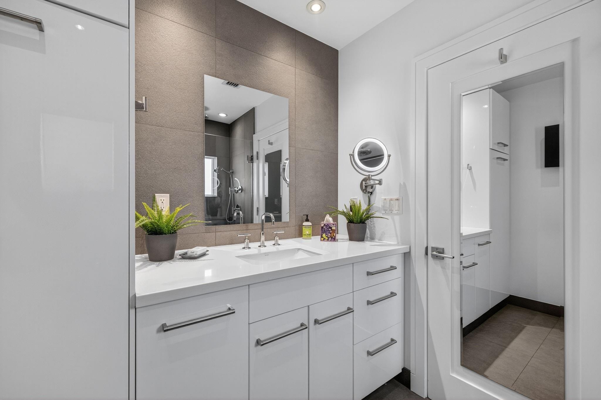 2925 N Atlantic Bl Fort Lauderdale, FL 33308