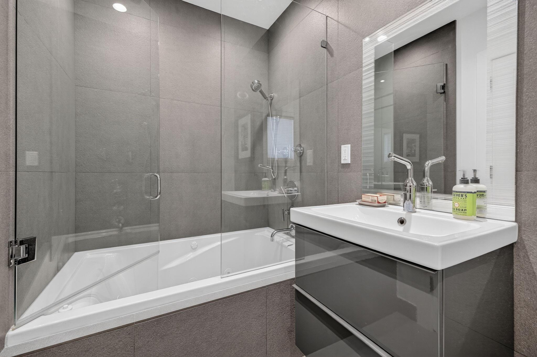 2925 N Atlantic Bl Fort Lauderdale, FL 33308