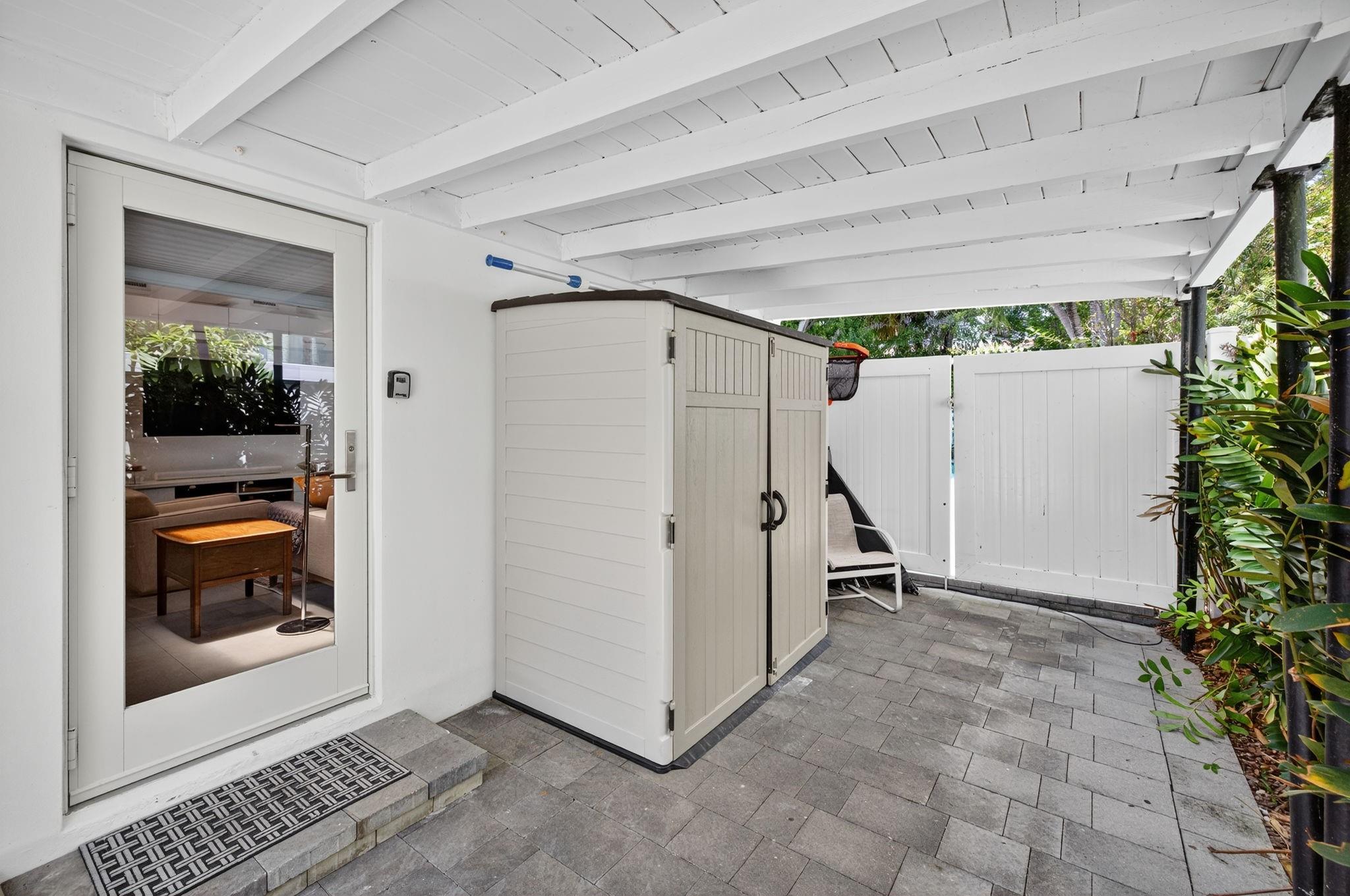 2925 N Atlantic Bl Fort Lauderdale, FL 33308