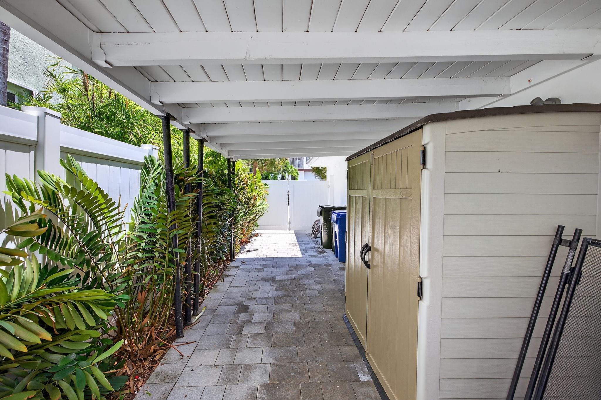 2925 N Atlantic Bl Fort Lauderdale, FL 33308