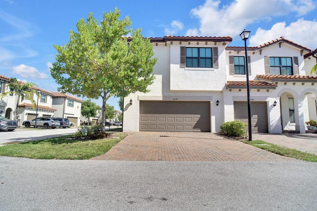 2030 Oysterwood Ln