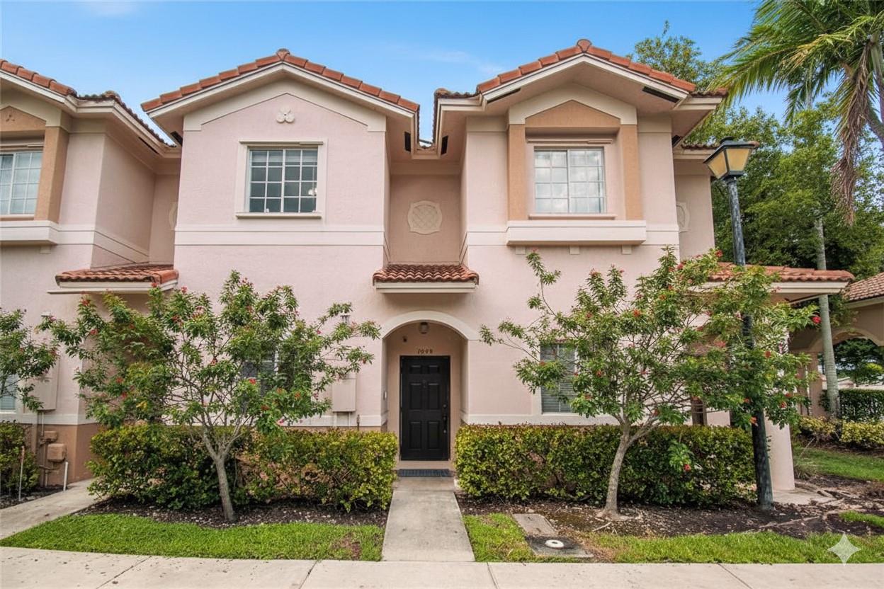 8805 S Isles Cir