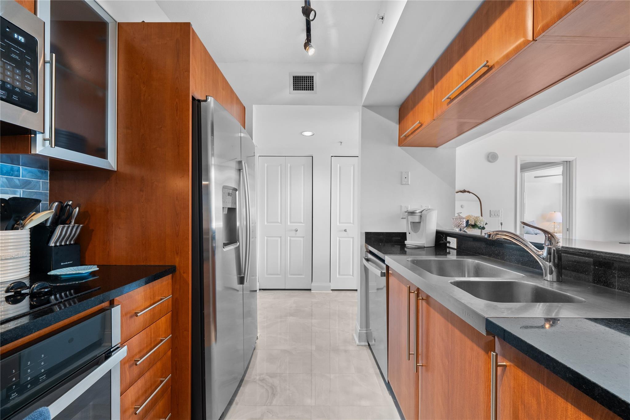 610 W Las Olas Blvd #721N Fort Lauderdale, FL 33312