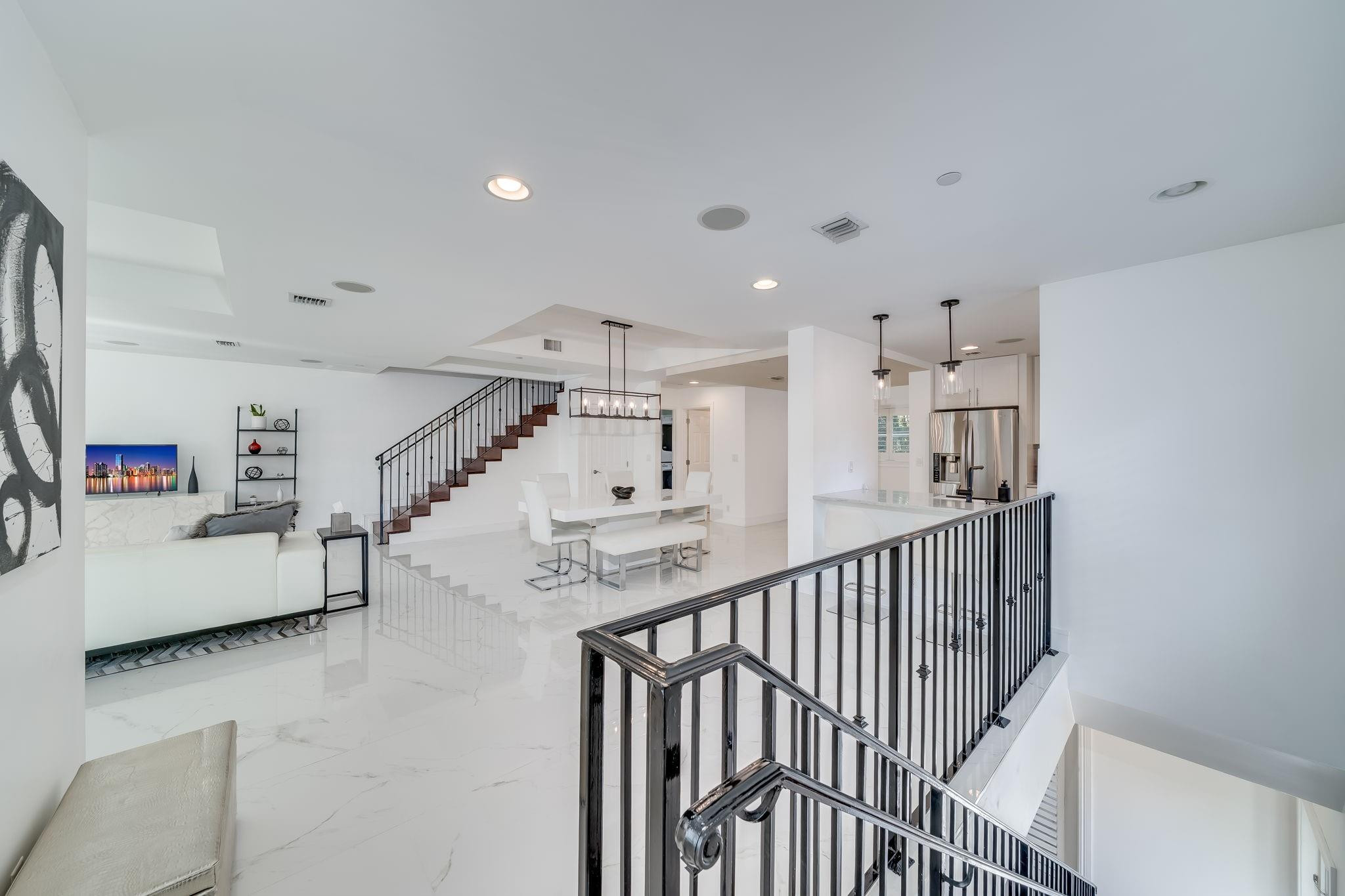 1112 NE 17th #1112 Fort Lauderdale, FL 33304