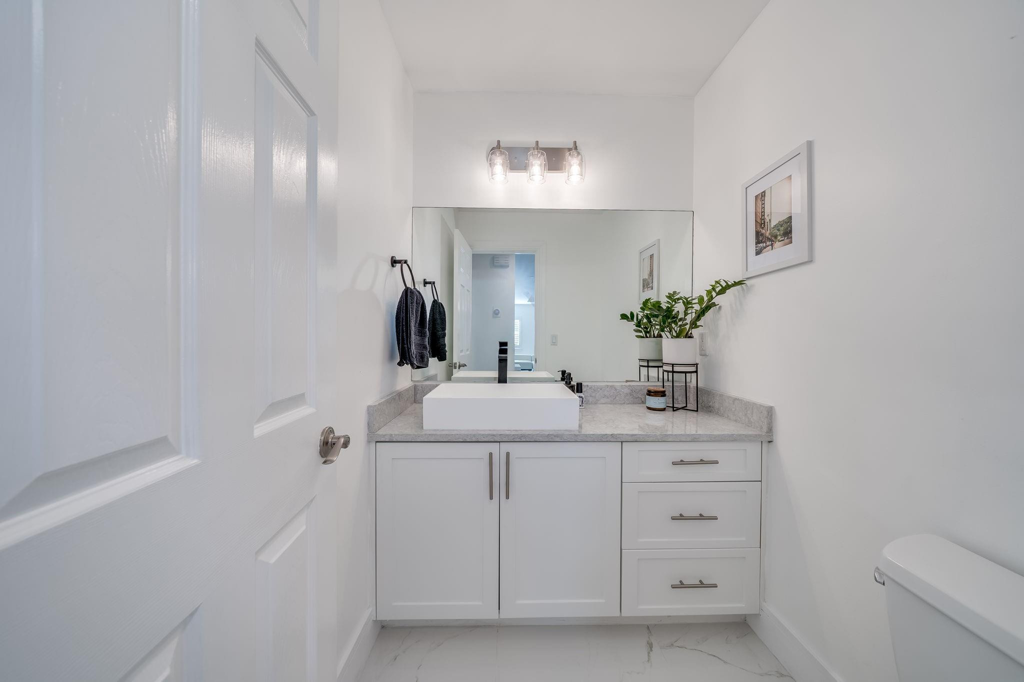 1112 NE 17th #1112 Fort Lauderdale, FL 33304