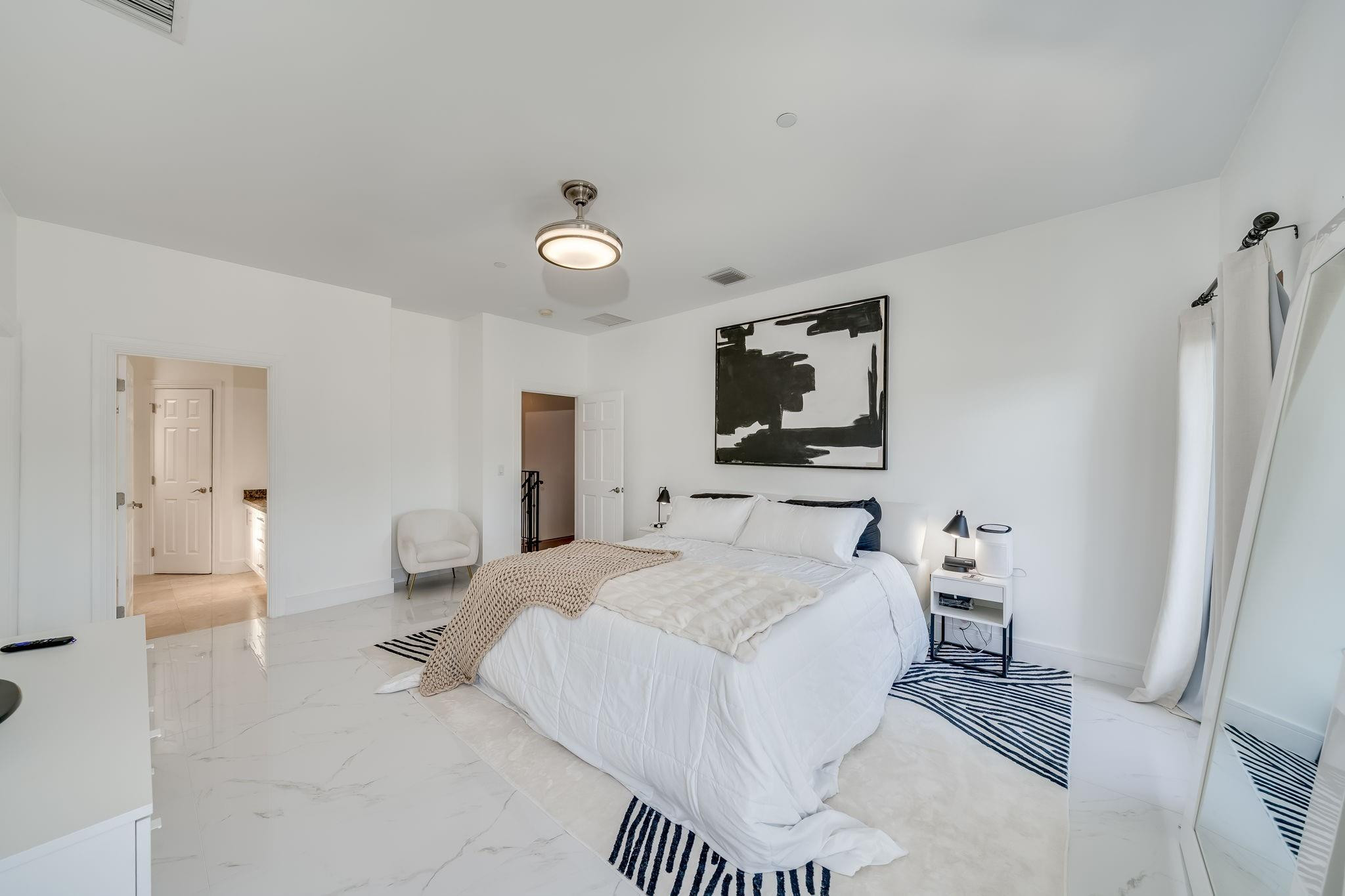 1112 NE 17th #1112 Fort Lauderdale, FL 33304