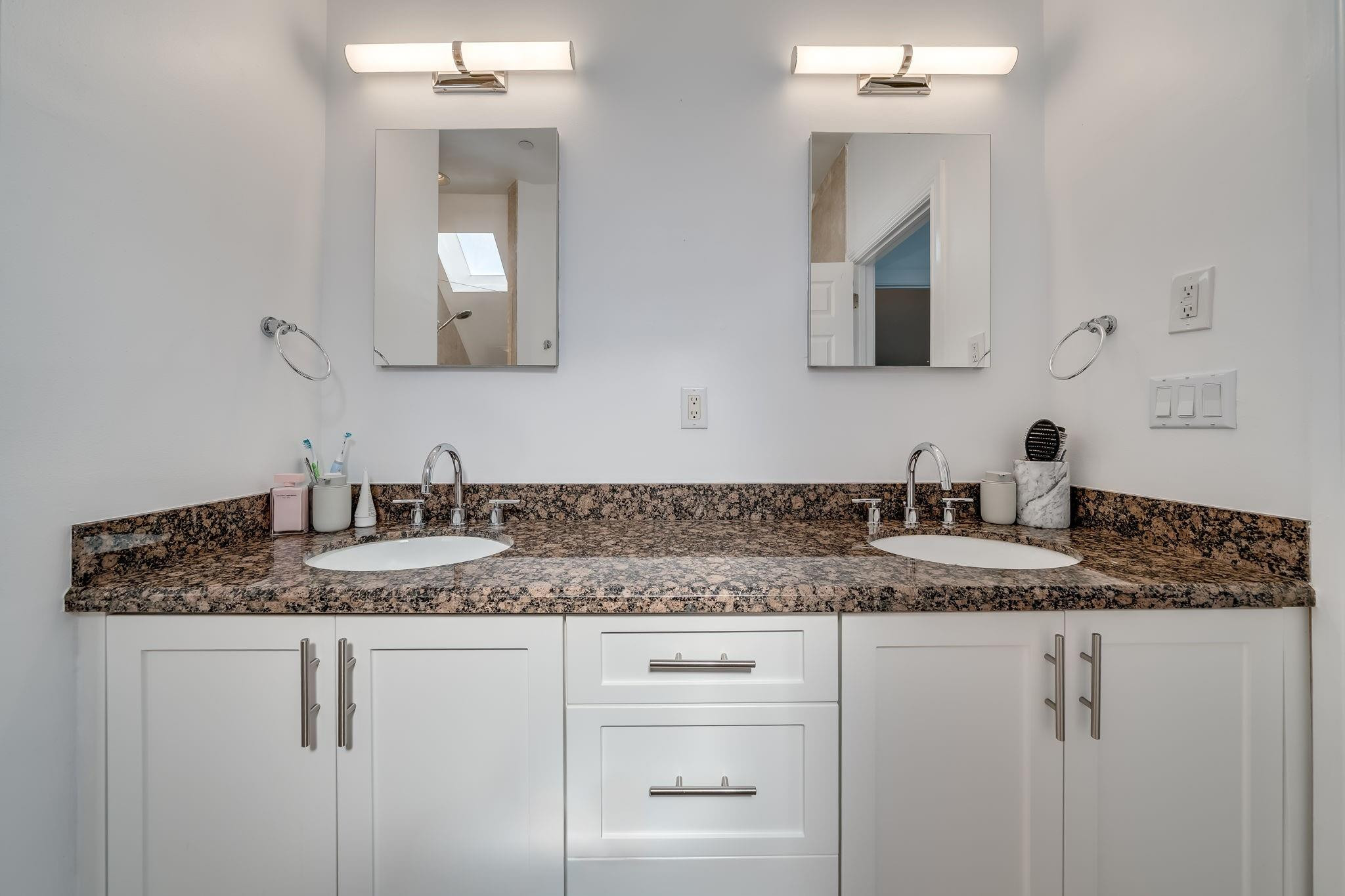 1112 NE 17th #1112 Fort Lauderdale, FL 33304