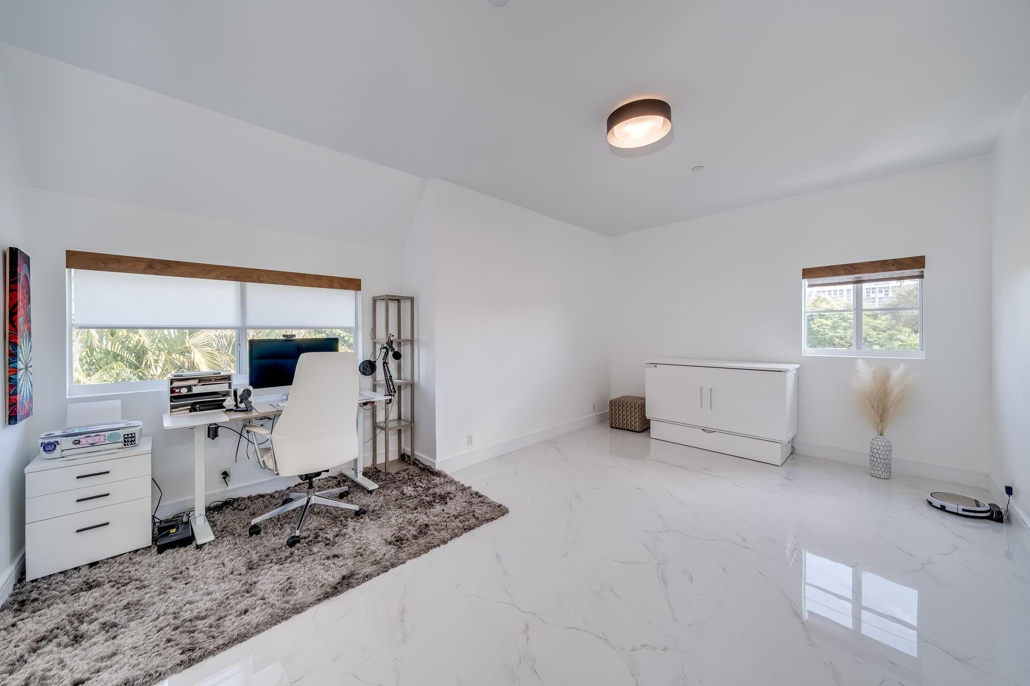 1112 NE 17th #1112 Fort Lauderdale, FL 33304