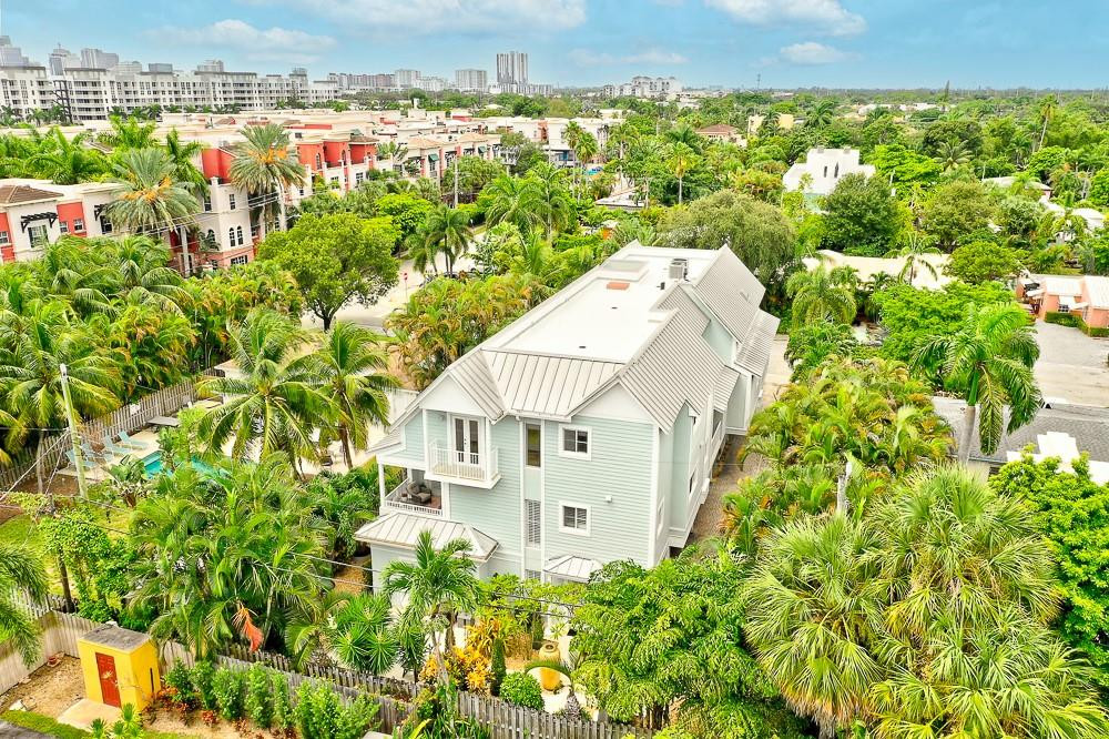 1112 NE 17th #1112 Fort Lauderdale, FL 33304