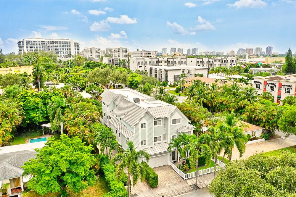 1112 NE 17th #1112 Fort Lauderdale, FL 33304