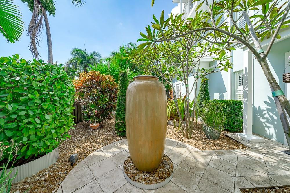 1112 NE 17th #1112 Fort Lauderdale, FL 33304