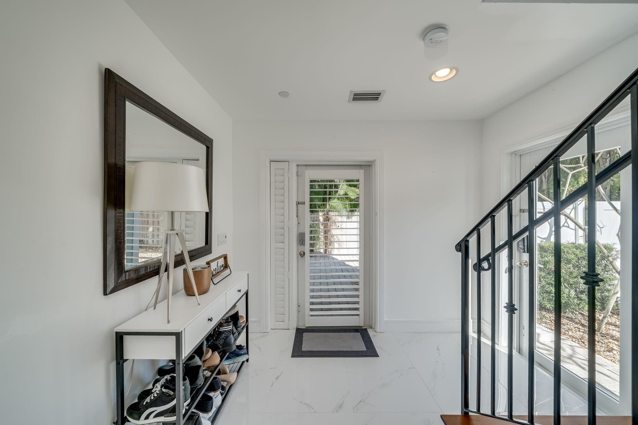 1112 NE 17th #1112 Fort Lauderdale, FL 33304