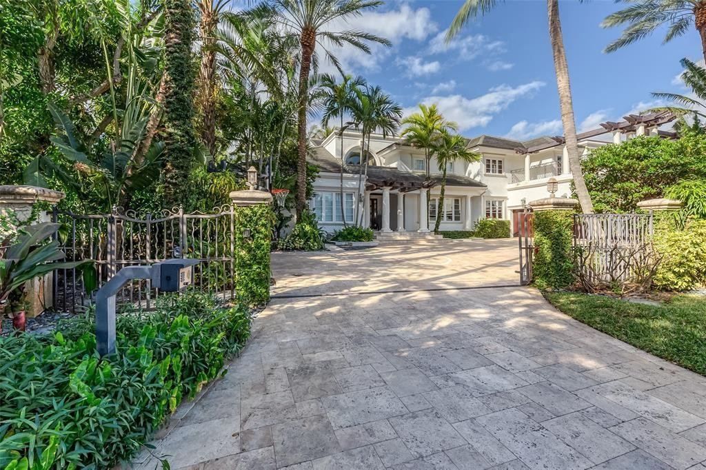 1313 E Lake Dr Fort Lauderdale, FL 33316