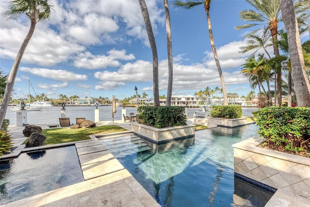 1313 E Lake Dr Fort Lauderdale, FL 33316