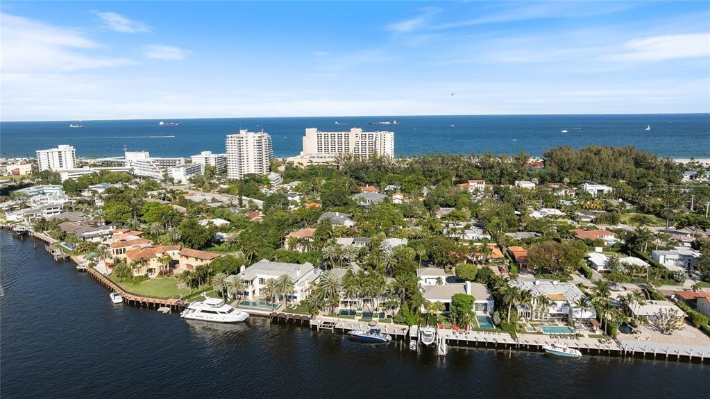 1313 E Lake Dr Fort Lauderdale, FL 33316