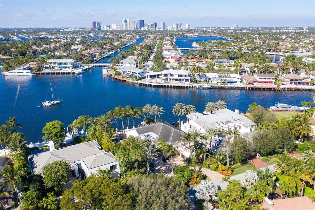 1313 E Lake Dr Fort Lauderdale, FL 33316