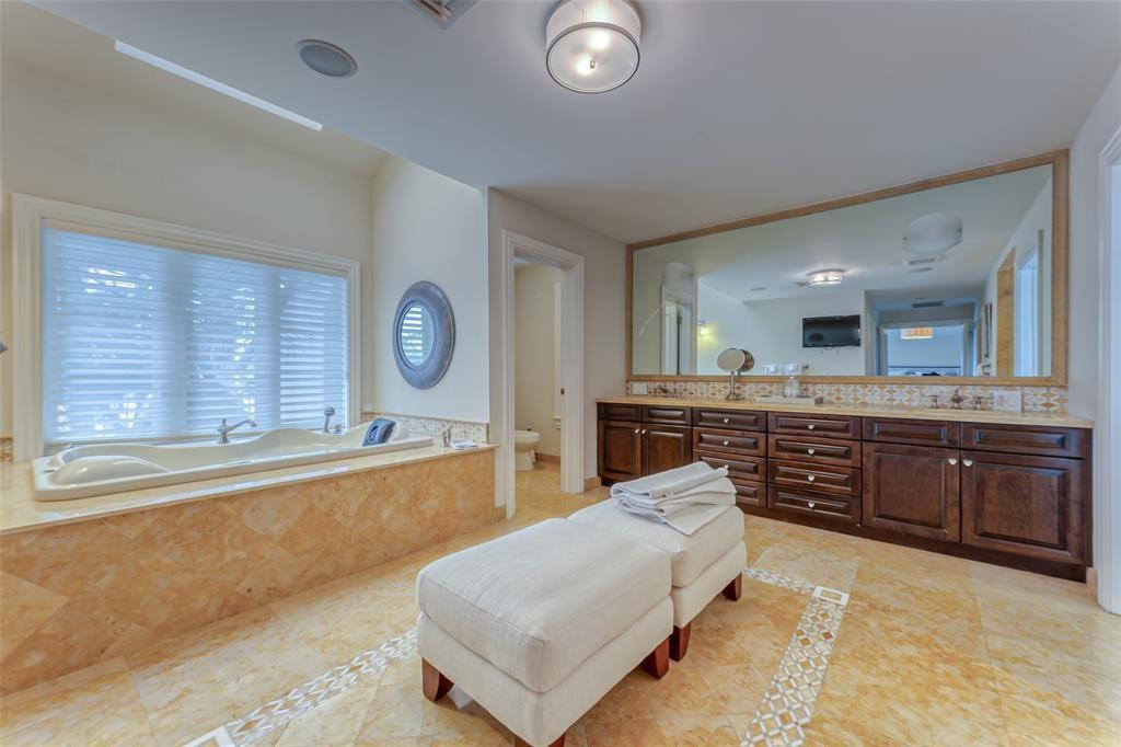 1313 E Lake Dr Fort Lauderdale, FL 33316