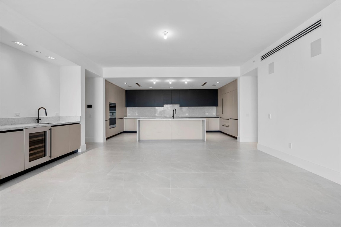 160 Isle Of Venice #302 Fort Lauderdale, FL 33301