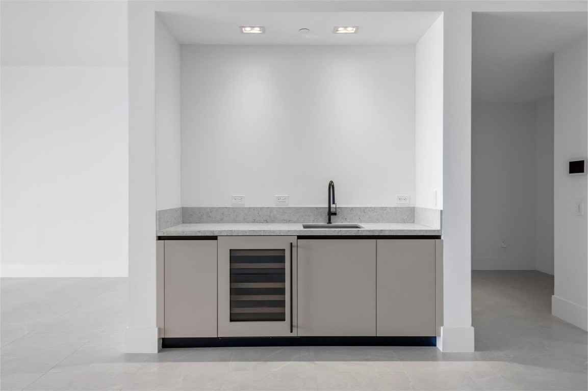 160 Isle Of Venice #302 Fort Lauderdale, FL 33301