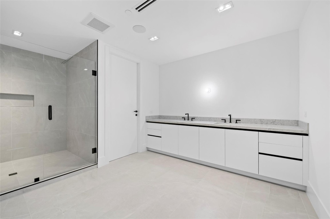 160 Isle Of Venice #302 Fort Lauderdale, FL 33301