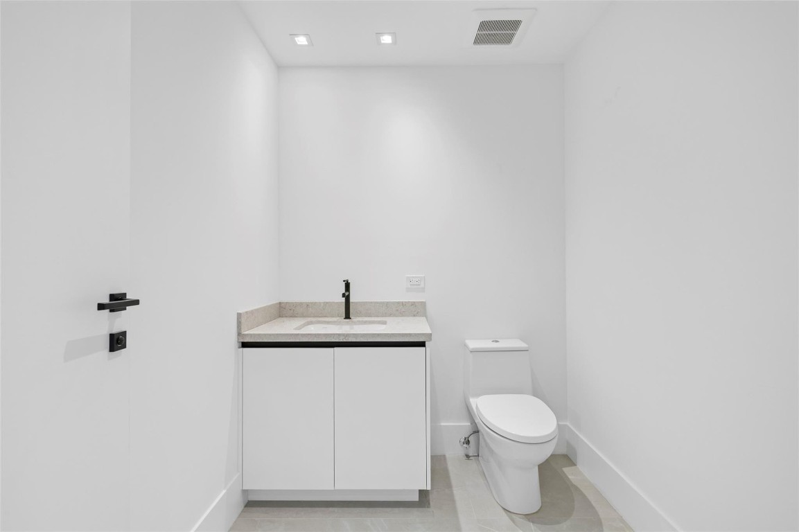 160 Isle Of Venice #302 Fort Lauderdale, FL 33301