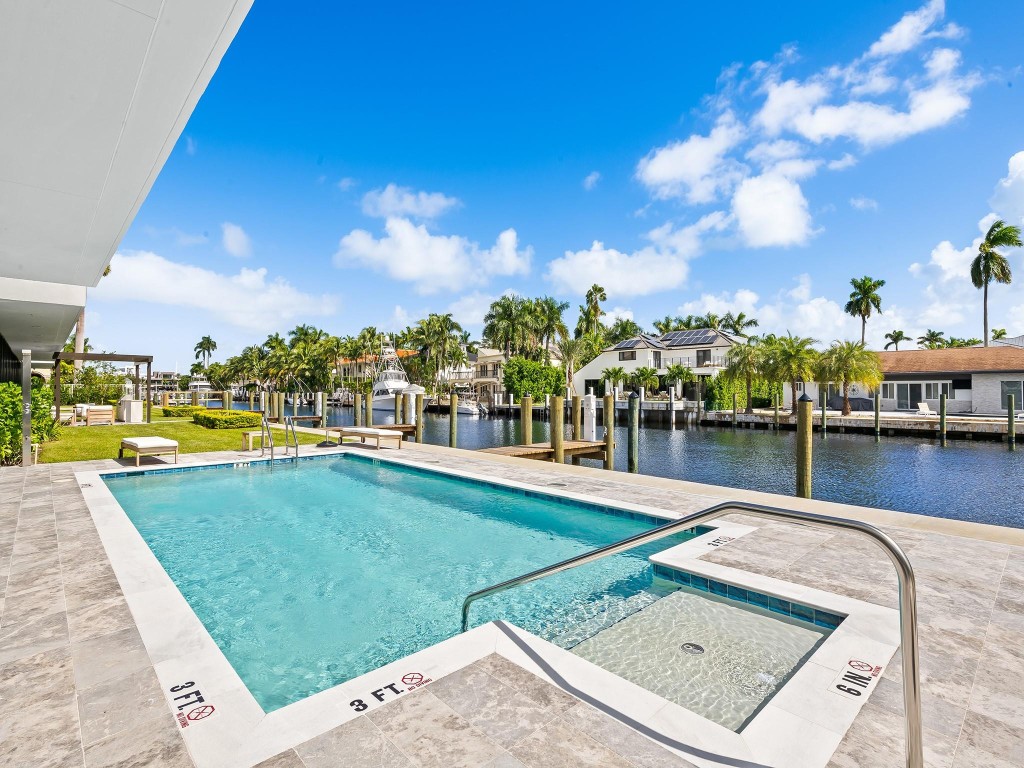 160 Isle Of Venice #302 Fort Lauderdale, FL 33301