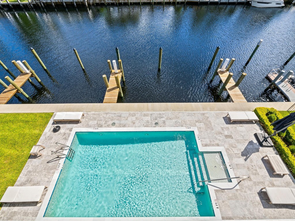 160 Isle Of Venice #302 Fort Lauderdale, FL 33301