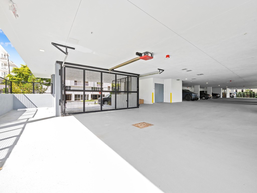 160 Isle Of Venice #302 Fort Lauderdale, FL 33301