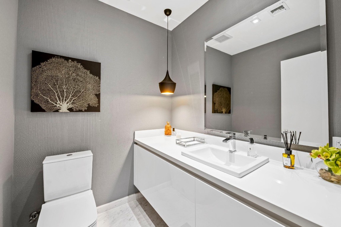 701 N Fort Lauderdale Bch #403 Fort Lauderdale, FL 33304