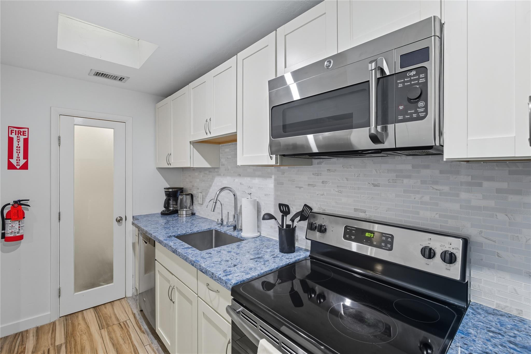 1145 NE 17th Fort Lauderdale, FL 33304