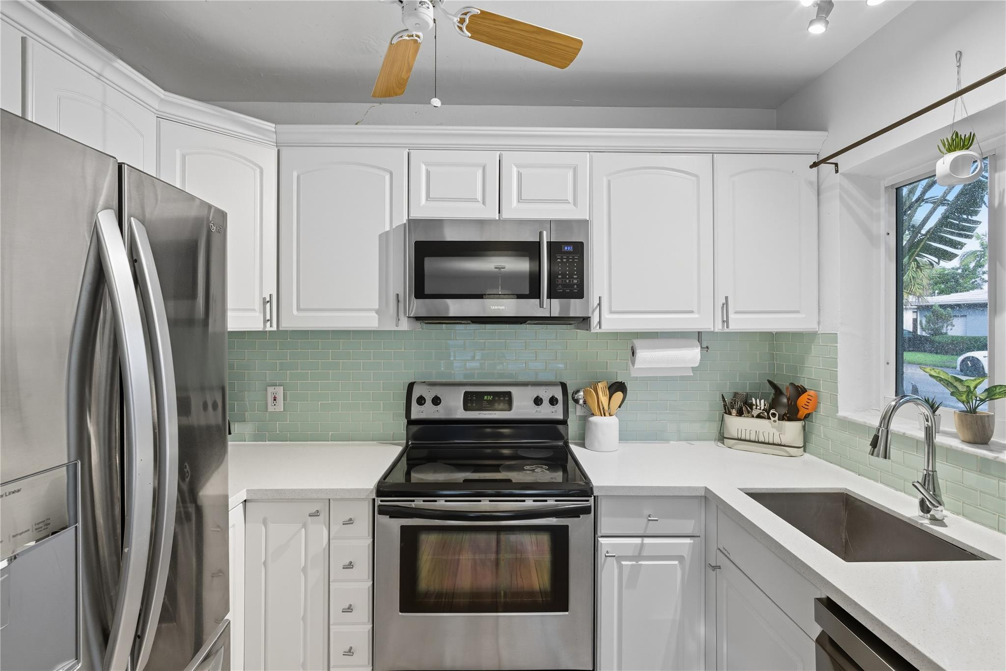 1145 NE 17th Fort Lauderdale, FL 33304