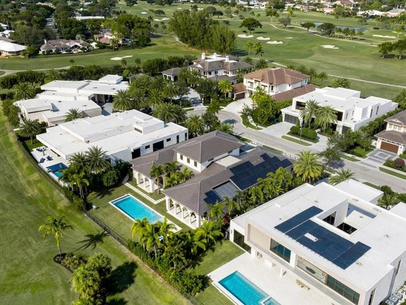 4013 Country Clb Fort Lauderdale, FL 33308