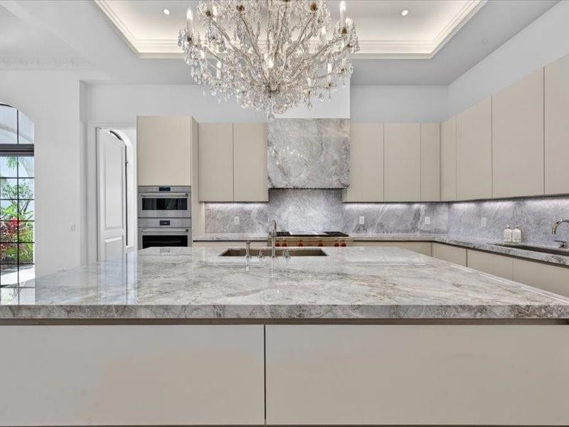 4013 Country Clb Fort Lauderdale, FL 33308