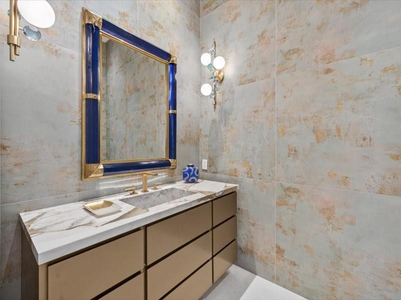 4013 Country Clb Fort Lauderdale, FL 33308