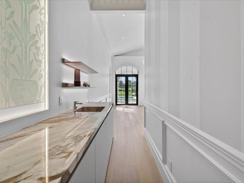 4013 Country Clb Fort Lauderdale, FL 33308