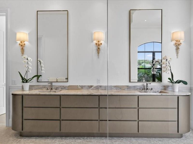 4013 Country Clb Fort Lauderdale, FL 33308