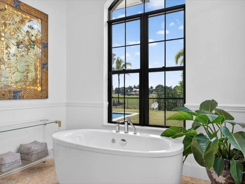 4013 Country Clb Fort Lauderdale, FL 33308