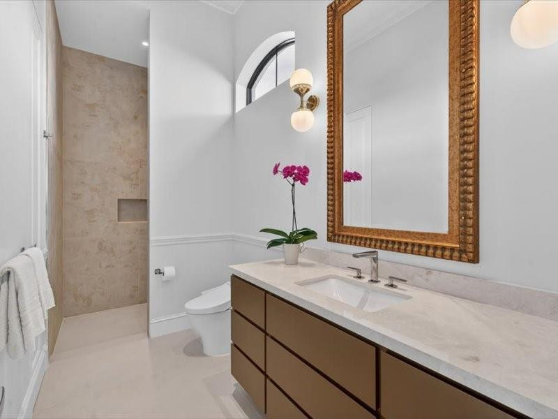 4013 Country Clb Fort Lauderdale, FL 33308