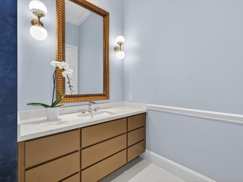 4013 Country Clb Fort Lauderdale, FL 33308