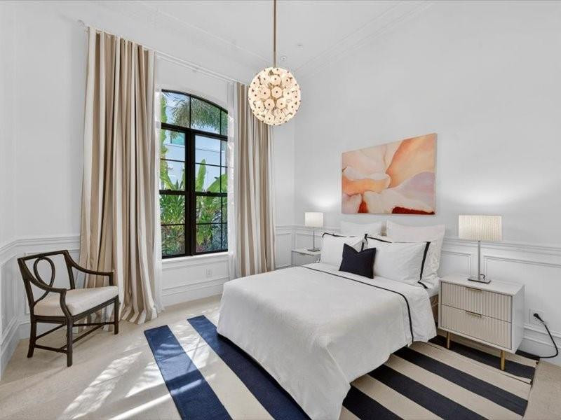 4013 Country Clb Fort Lauderdale, FL 33308