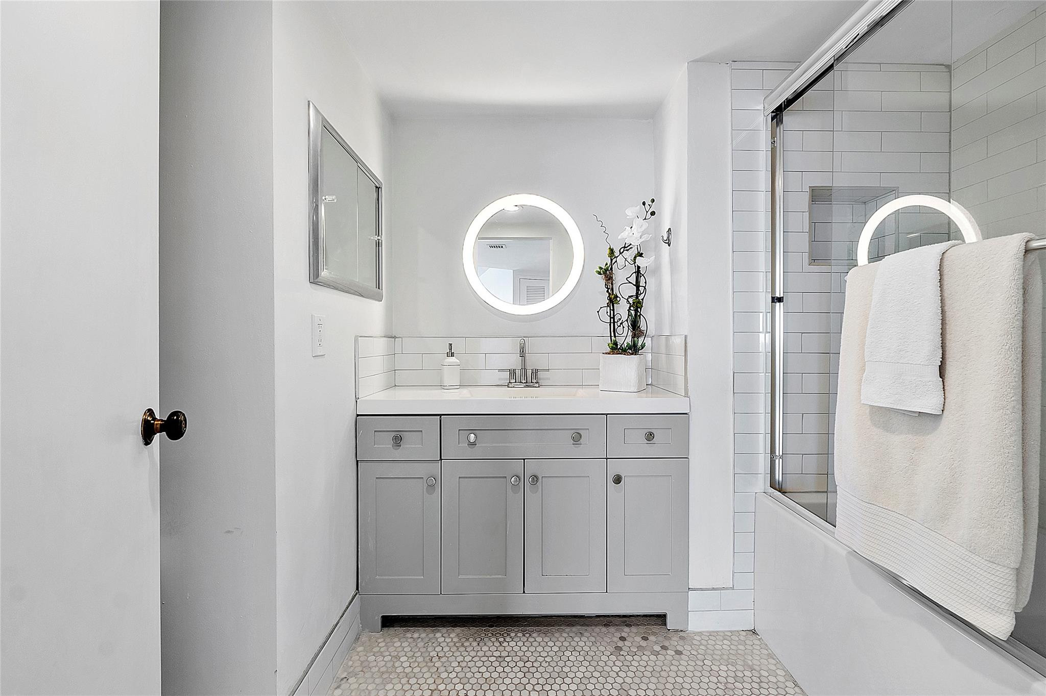 3000 Holiday #1801 Fort Lauderdale, FL 33316