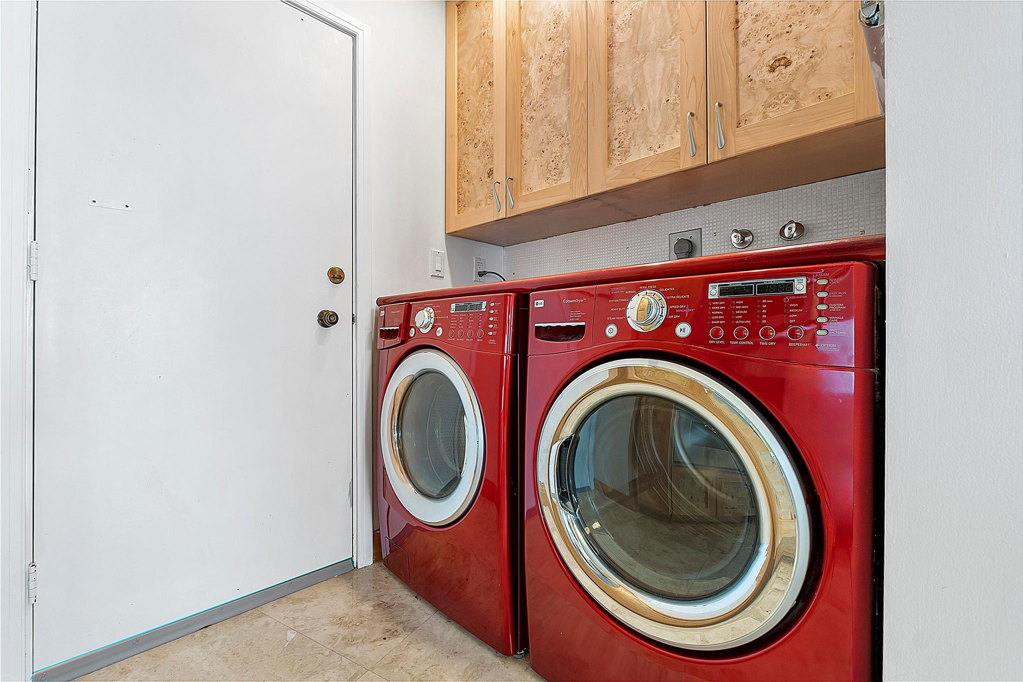 3000 Holiday #1801 Fort Lauderdale, FL 33316