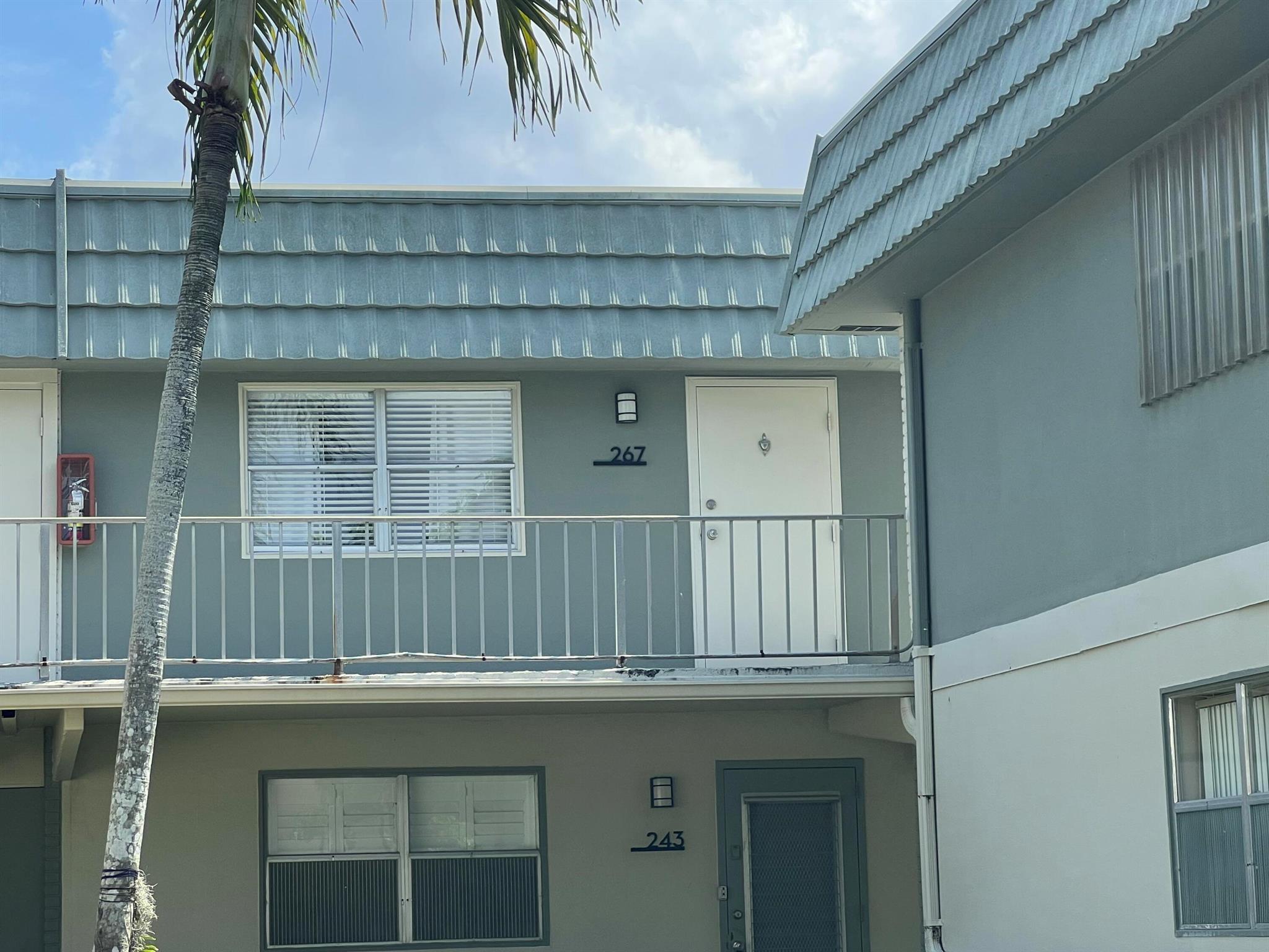 267 Flanders F,Delray Beach, FL 33484