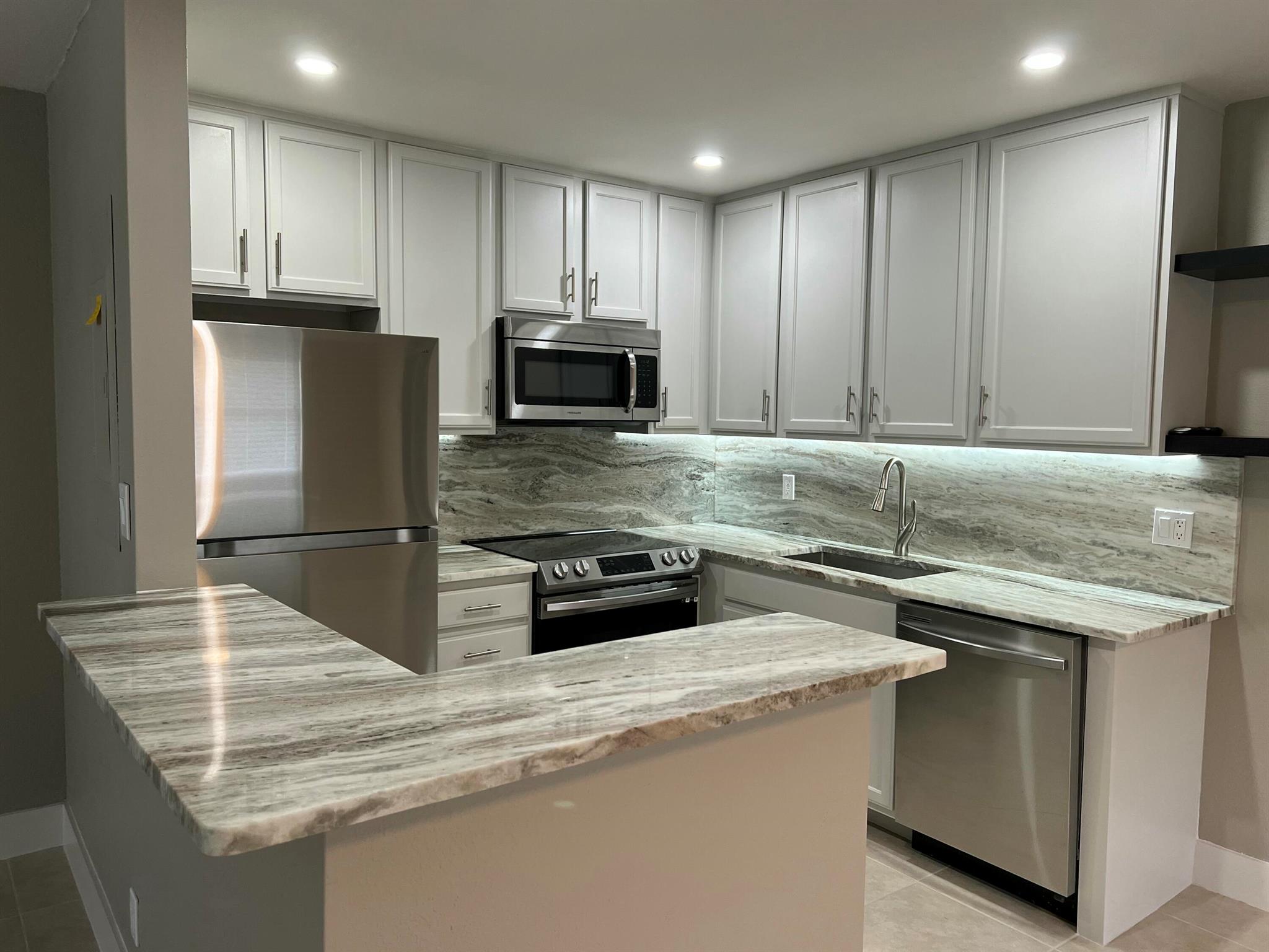 267 Flanders F,Delray Beach, FL 33484