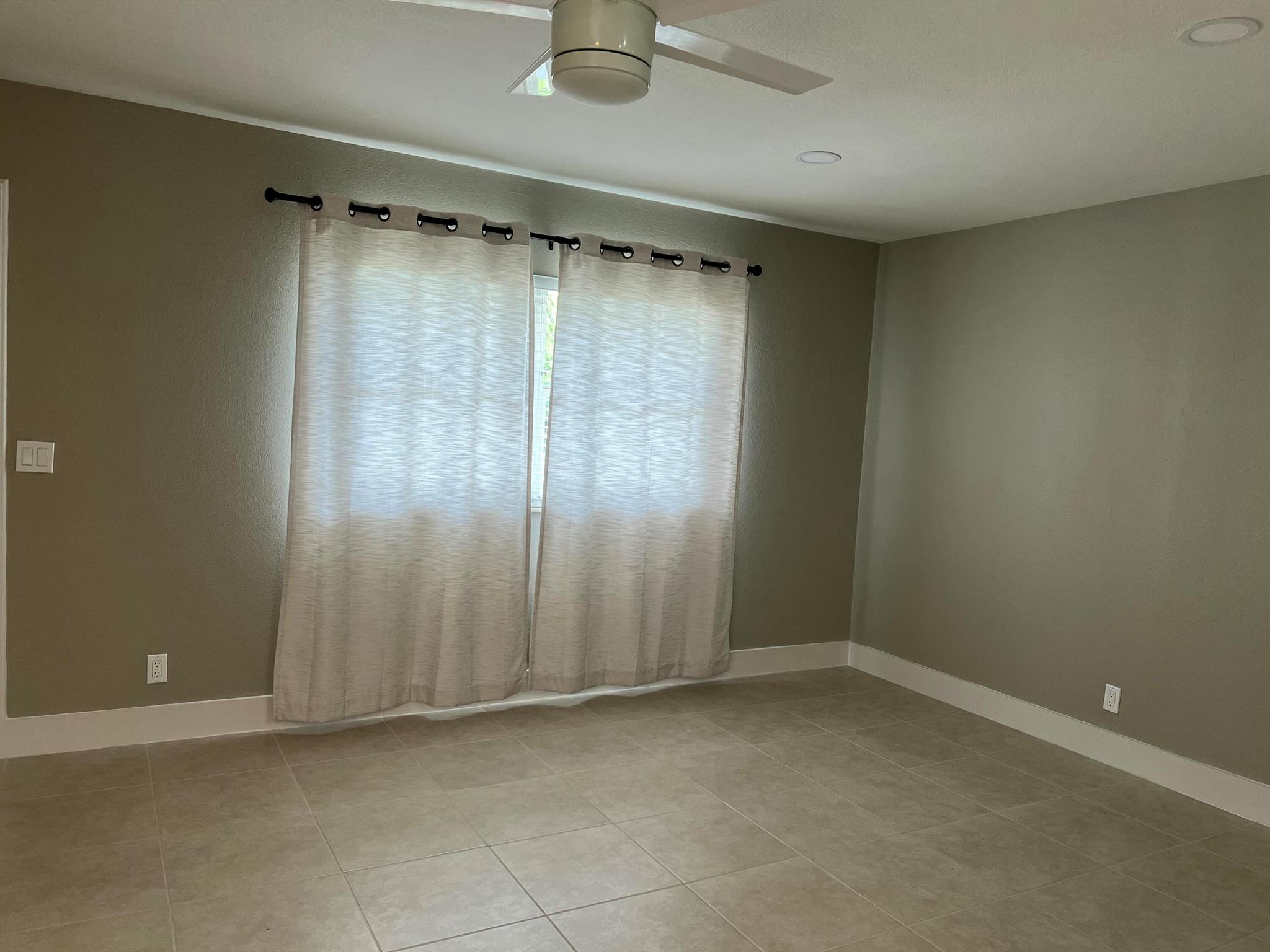 267 Flanders F,Delray Beach, FL 33484
